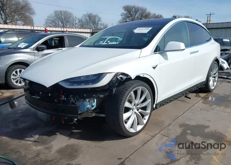 2017 Tesla Model X 100D/75D/90D z USA, uszkodzony, nr VIN 5YJXCBE22HF043618